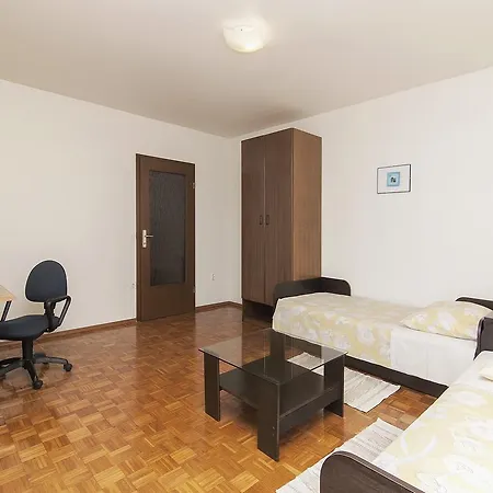 Apartment Euduard Pula